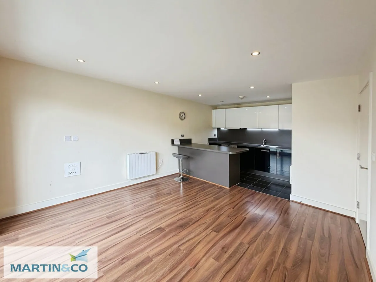 2 bed flat to rent — Heron House, Kennet Island