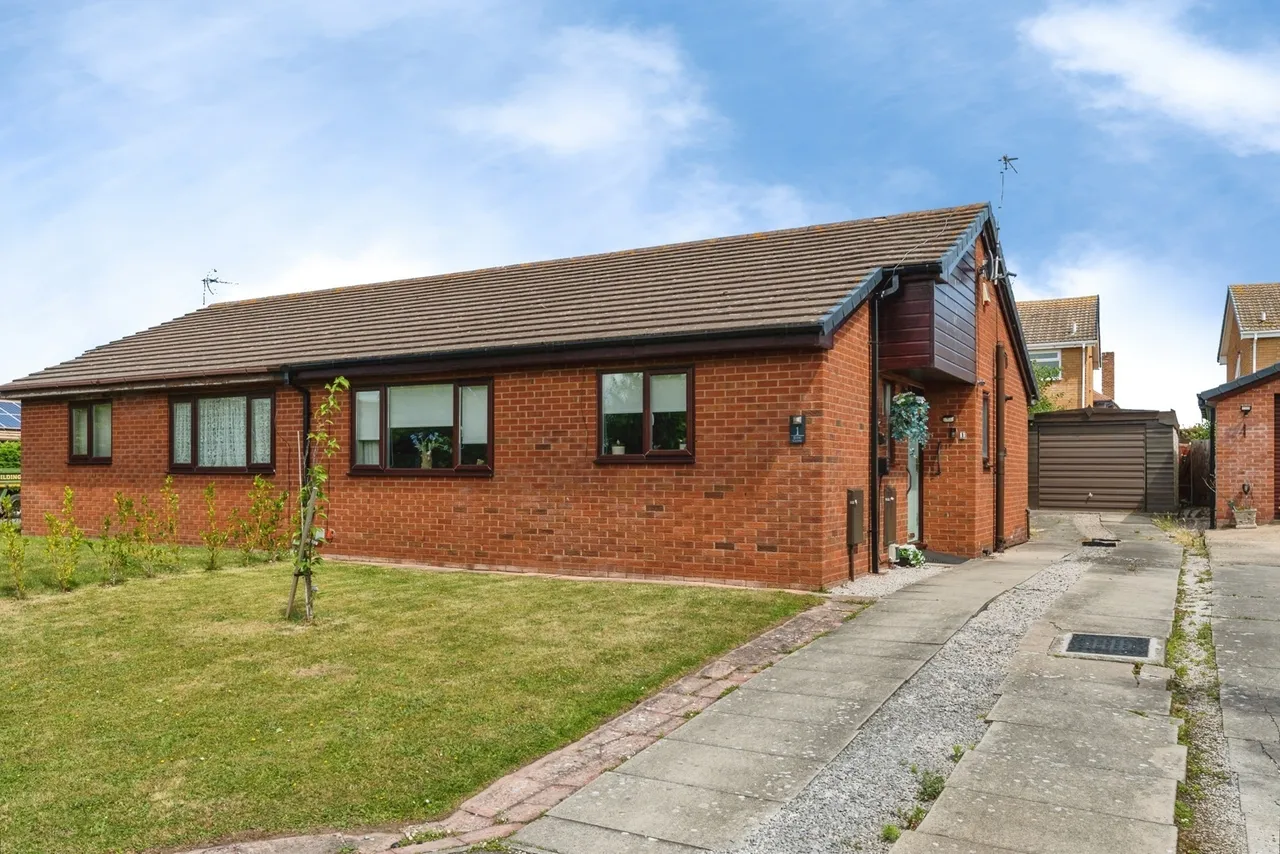 2 bed house for sale, Eleri Close, Rhyl, LL18