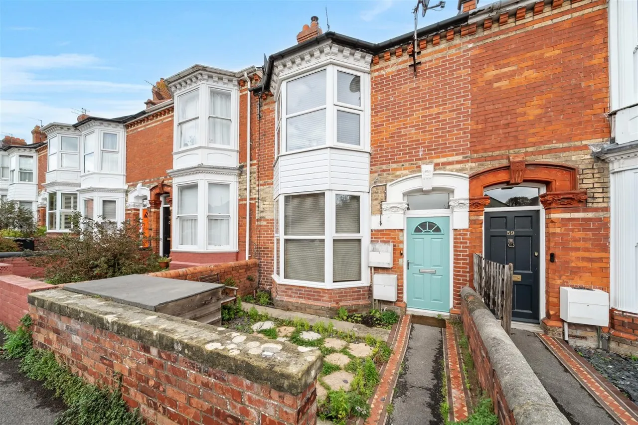 2 bed flat for sale, Newberry Road, Weymouth, DT4