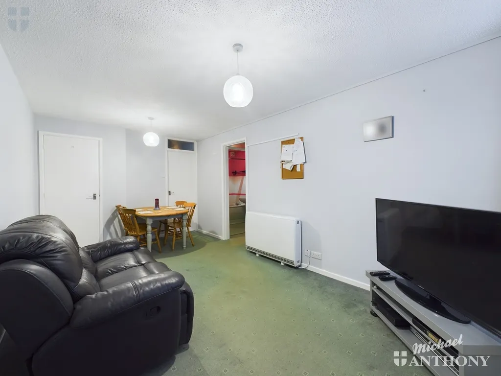 Enborne Close, Aylesbury, HP21 9ND, photo 3