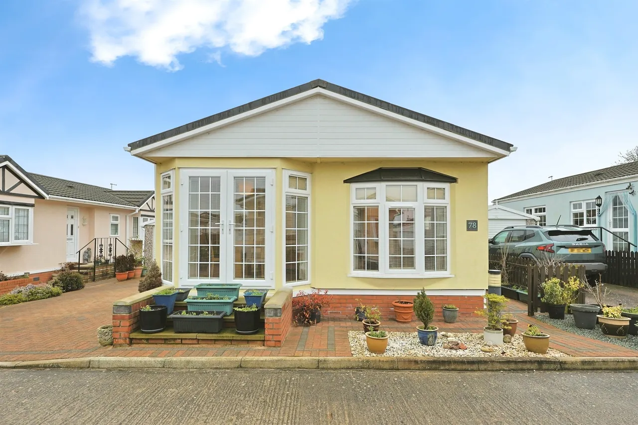 2 bed park home for sale — Redhill Park, Watton, THETFORD