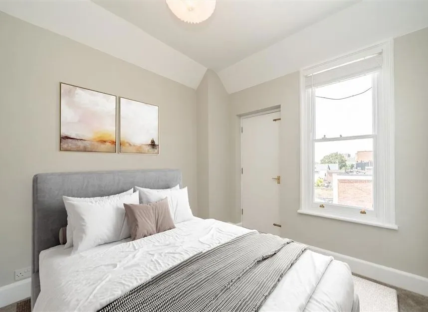 Broad Street, Teddington, TW11, photo 4
