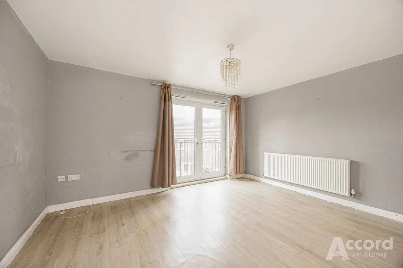 Nightingale Crescent, Romford, RM3, photo 3