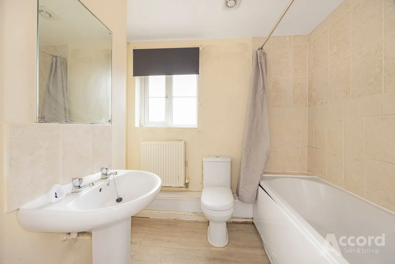Nightingale Crescent, Romford, RM3, photo 16