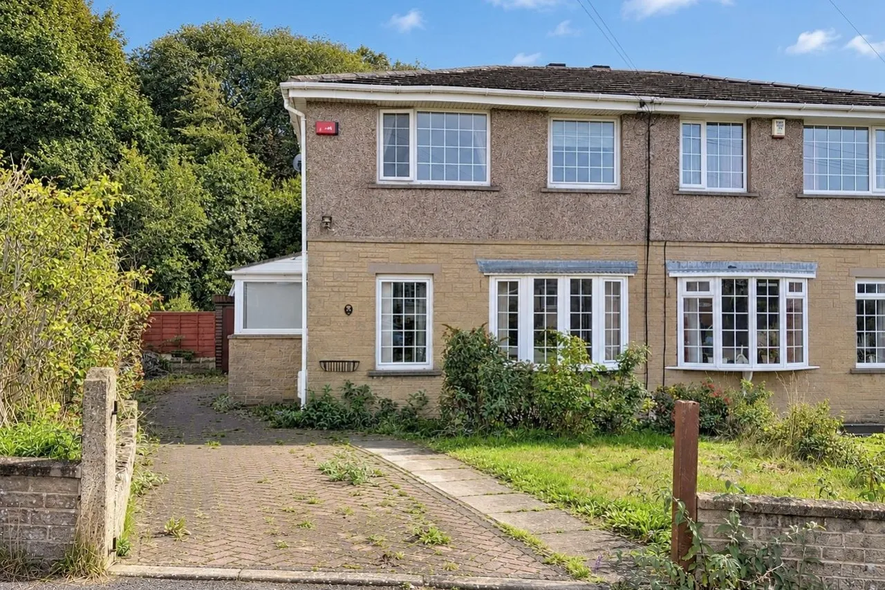 3 bed house for sale, Wyke Old Lane, Brighouse, HD6