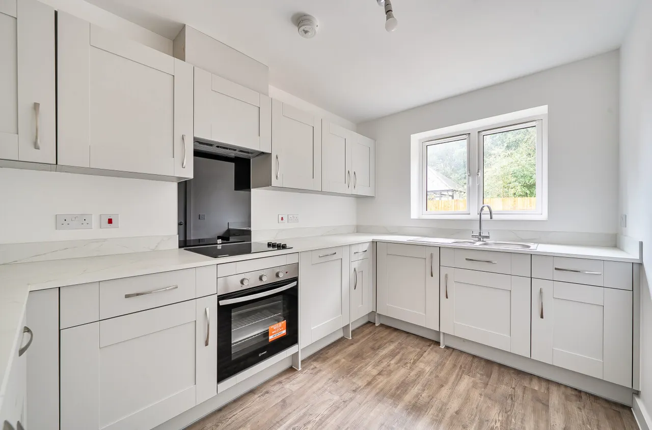 Malthouse Court, Langdown Lawn, SO45, photo 2
