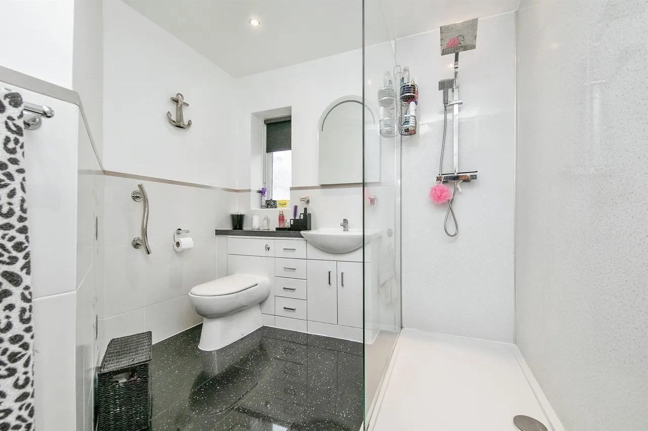 Victoria Road, Clacton-On-Sea, photo 10
