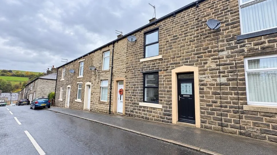 2 bed house to rent, Major Street, Rossendale, BB4