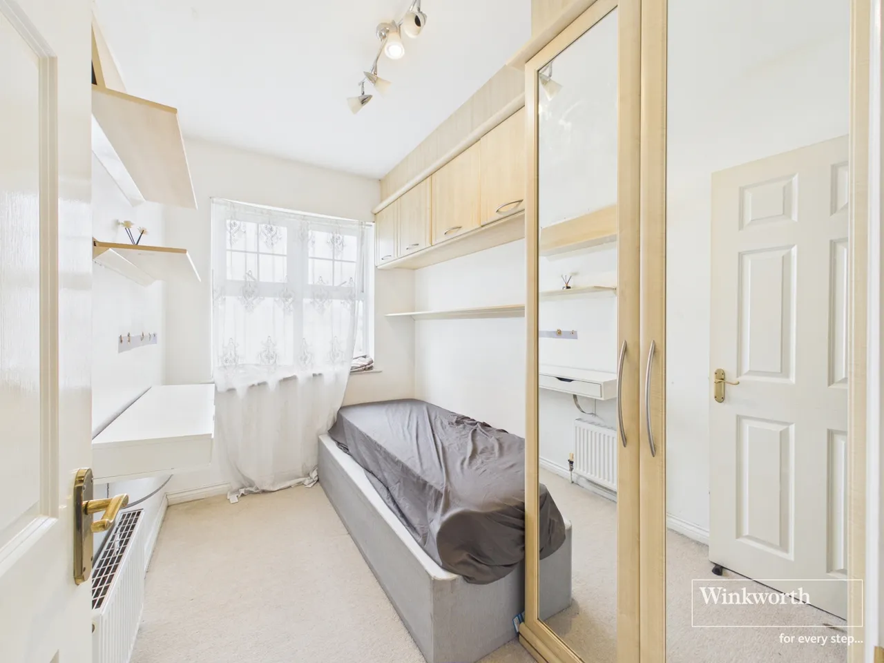 Honeypot Lane, Kingsbury, London, NW9, photo 4