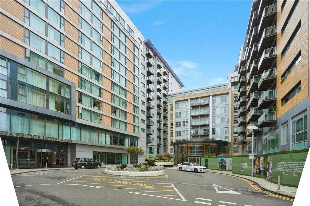 flat for sale — Queenstown Road, London, SW11