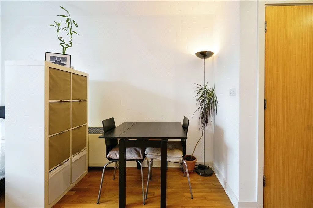 Queenstown Road, London, SW11, photo 5