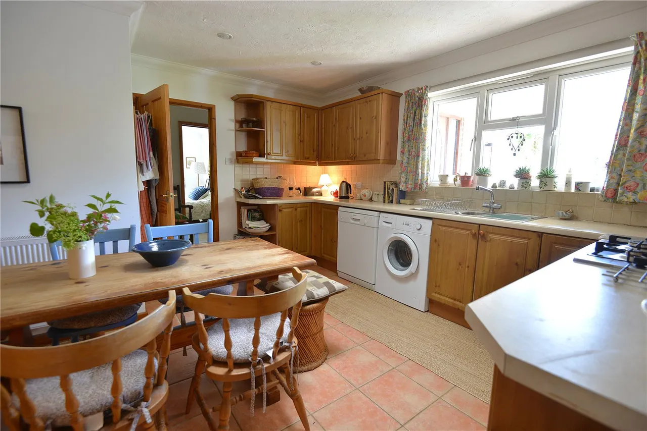 Antells Way, Alderholt, Fordingbridge, Dorset, SP6 3AW, photo 6