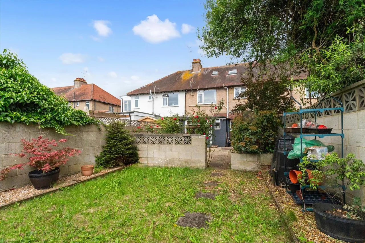 Balcombe Avenue, Worthing, photo 19