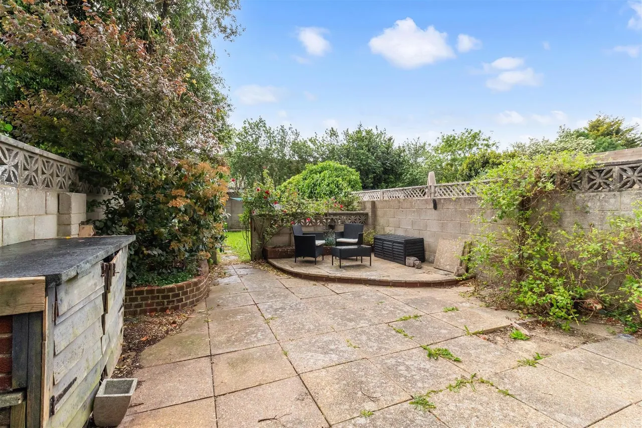 Balcombe Avenue, Worthing, photo 18