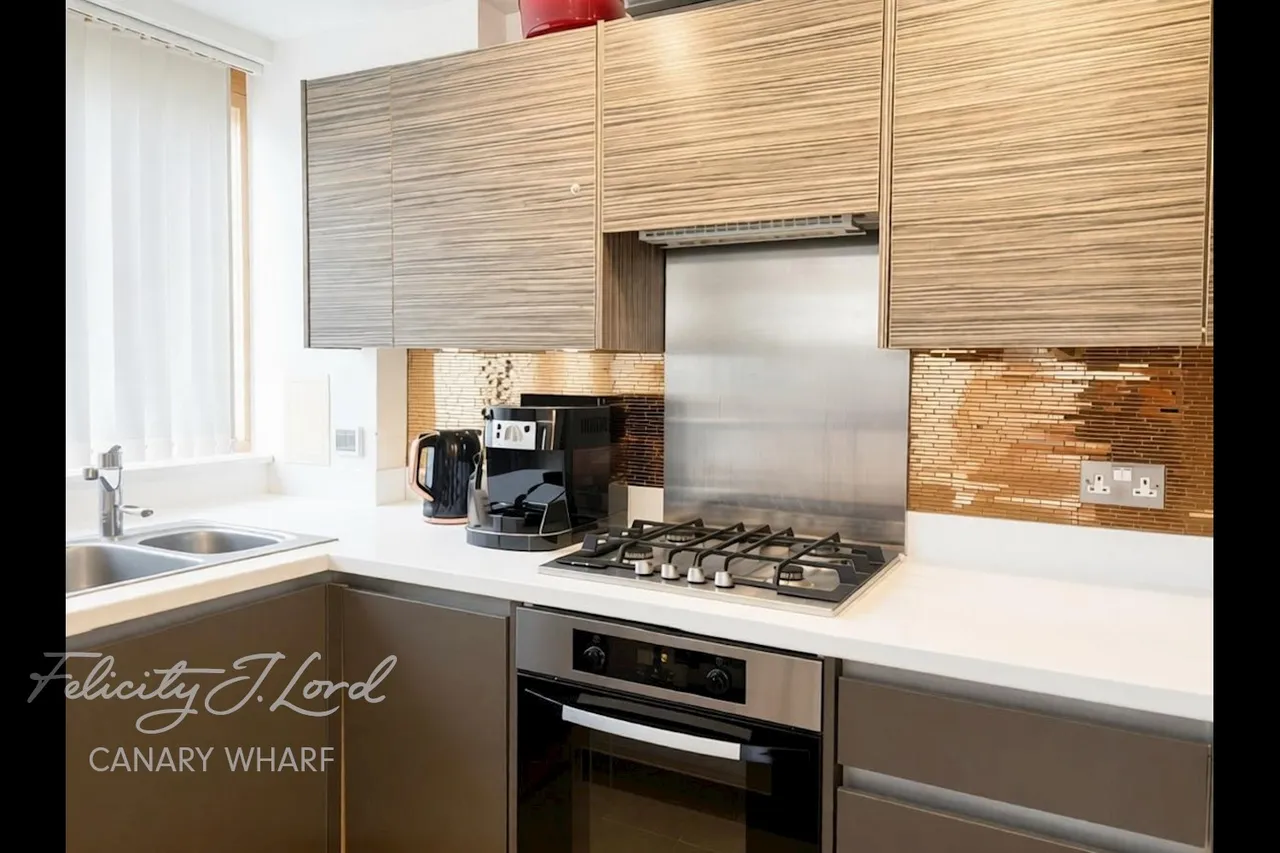 Triangle Apartments, E14, photo 6