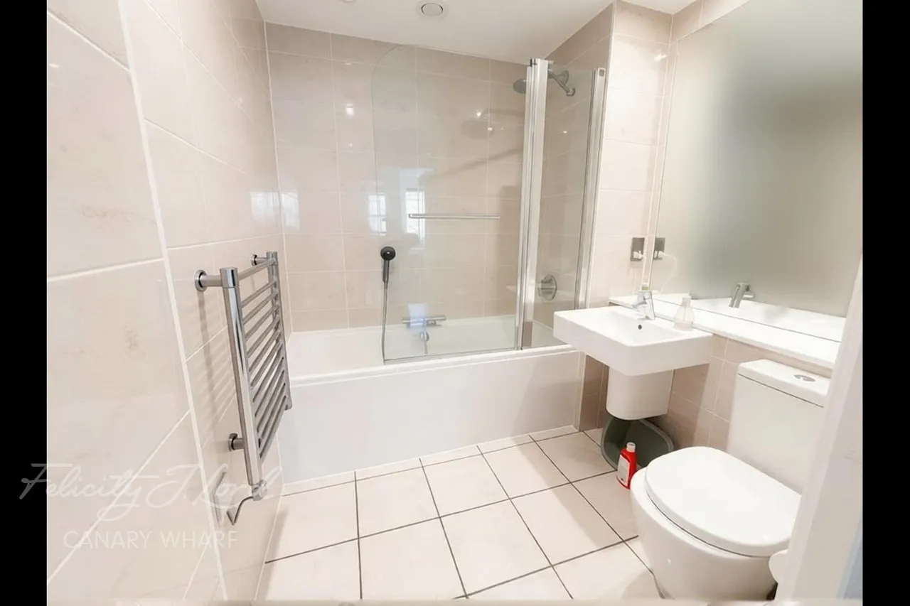 Triangle Apartments, E14, photo 5