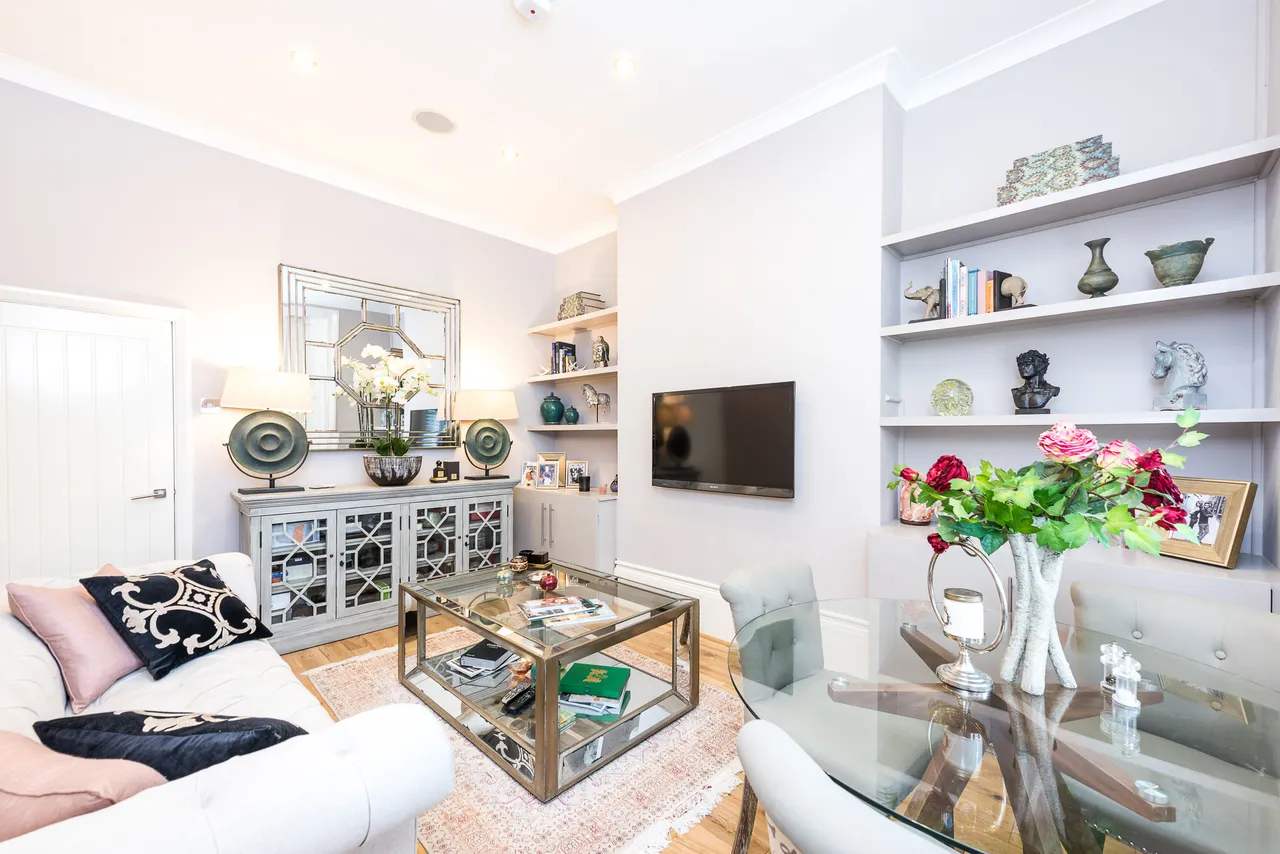 Flat 2, 94 Warwick Gardens, London, photo 2