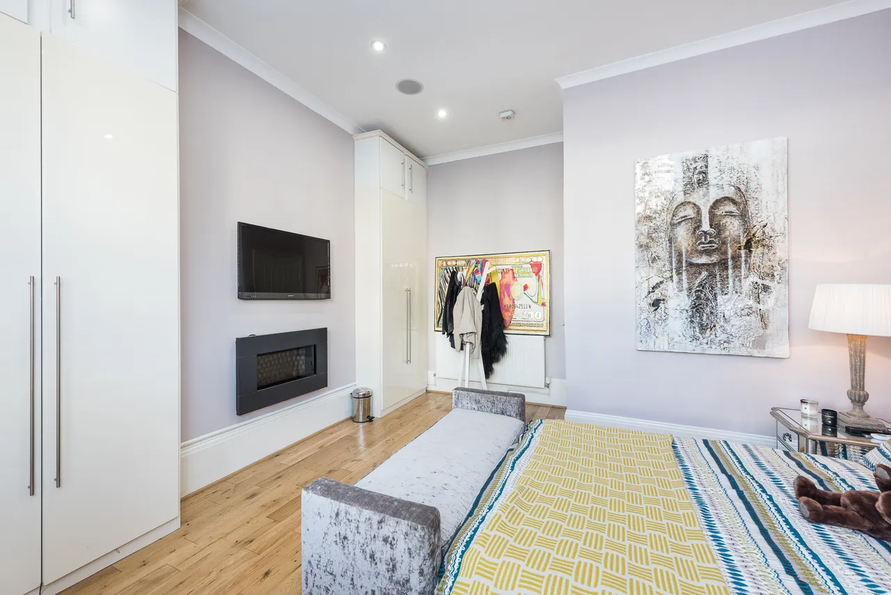Flat 2, 94 Warwick Gardens, London, photo 8