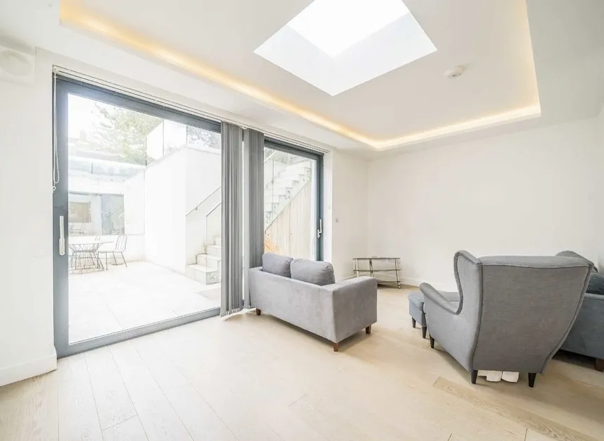 Messaline Avenue, Acton, W3, photo 8