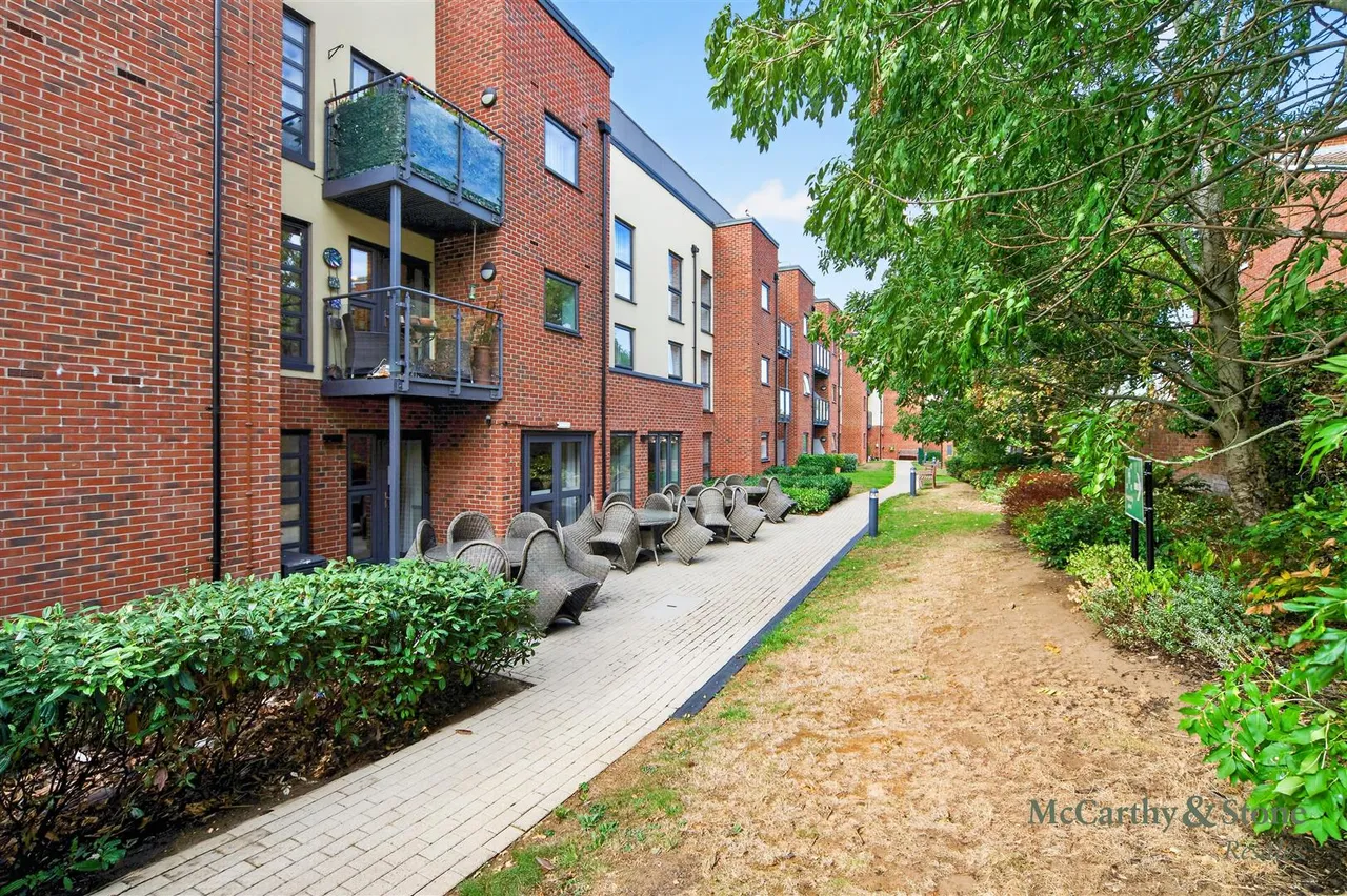 Sewardstone Road, Waltham Abbey, EN9, photo 9