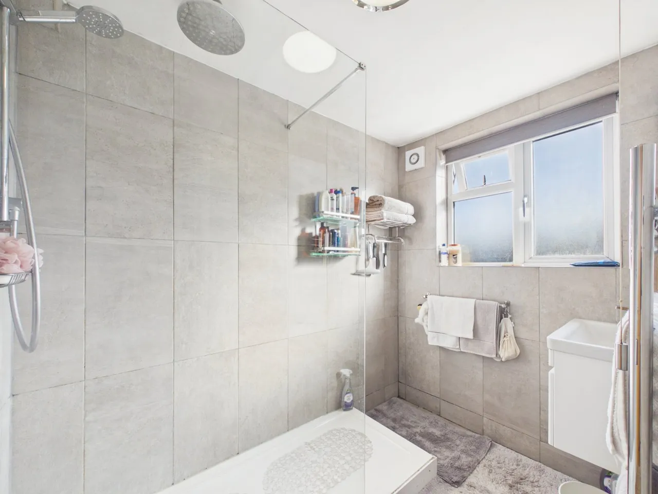 Feltham, Middlesex, photo 9