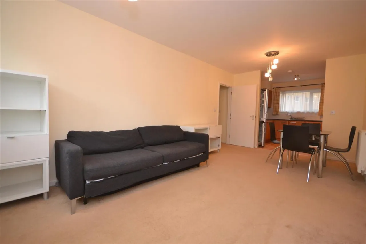 1 bed flat to rent — Drake Way, Kennet Island
