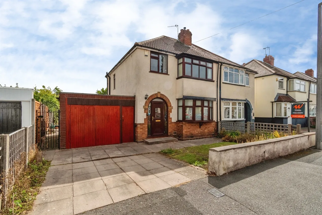 3 bed house for sale — Collins Road, Wednesbury