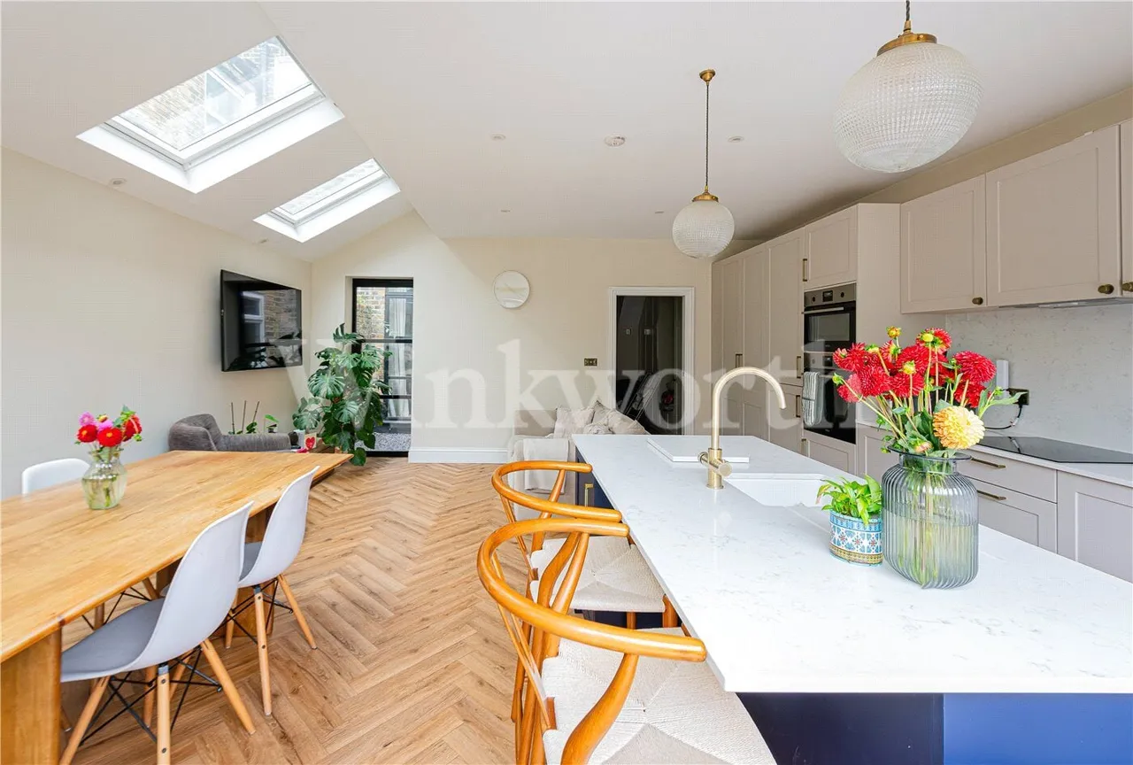 Bathurst Gardens, London, NW10, photo 13