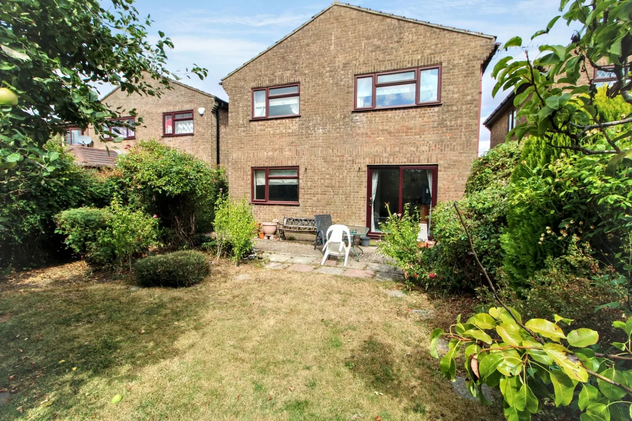 Oakengrove Road, Hazlemere, HP15, photo 4