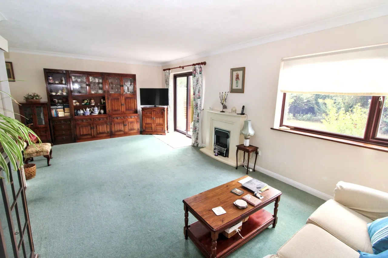 Oakengrove Road, Hazlemere, HP15, photo 9