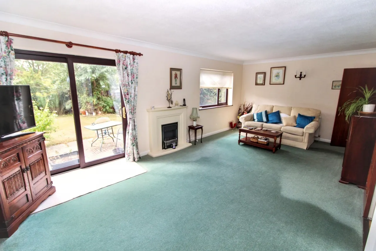 Oakengrove Road, Hazlemere, HP15, photo 3