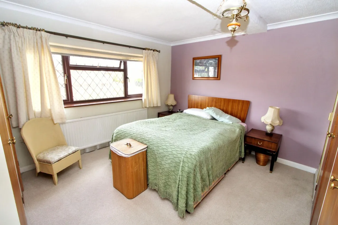 Oakengrove Road, Hazlemere, HP15, photo 6