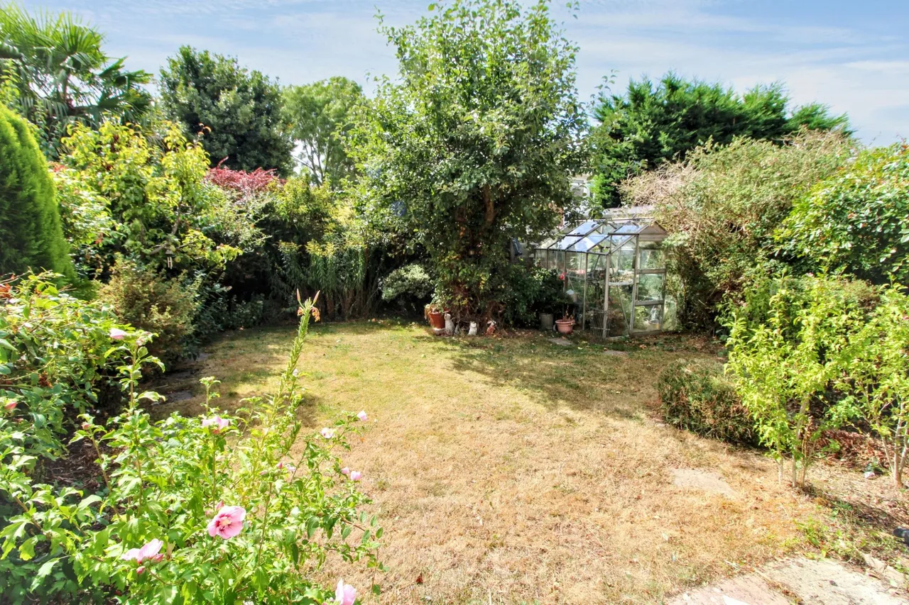 Oakengrove Road, Hazlemere, HP15, photo 8