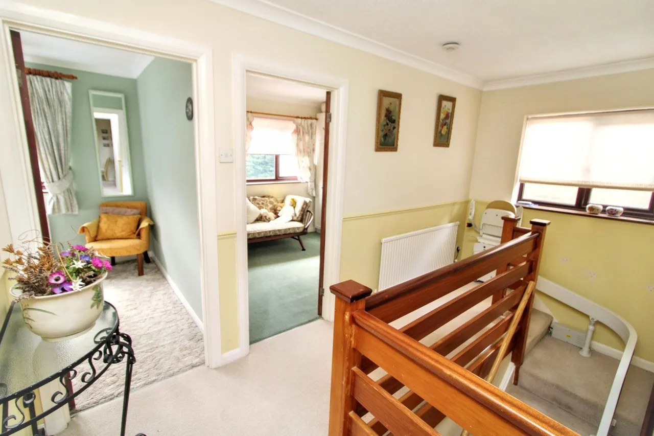 Oakengrove Road, Hazlemere, HP15, photo 12