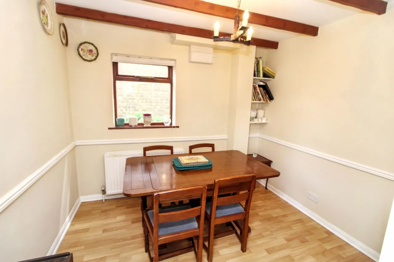 Oakengrove Road, Hazlemere, HP15, photo 5