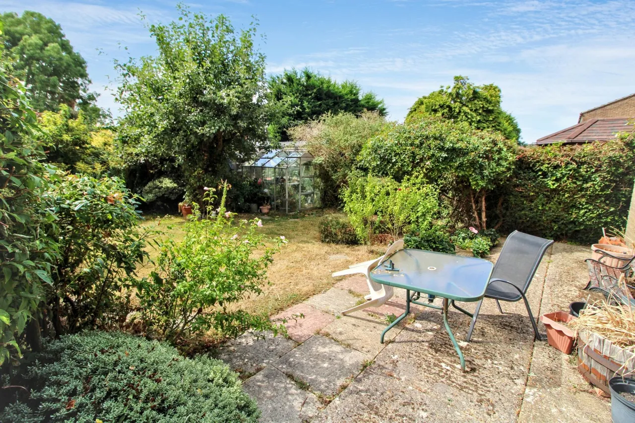 Oakengrove Road, Hazlemere, HP15, photo 11