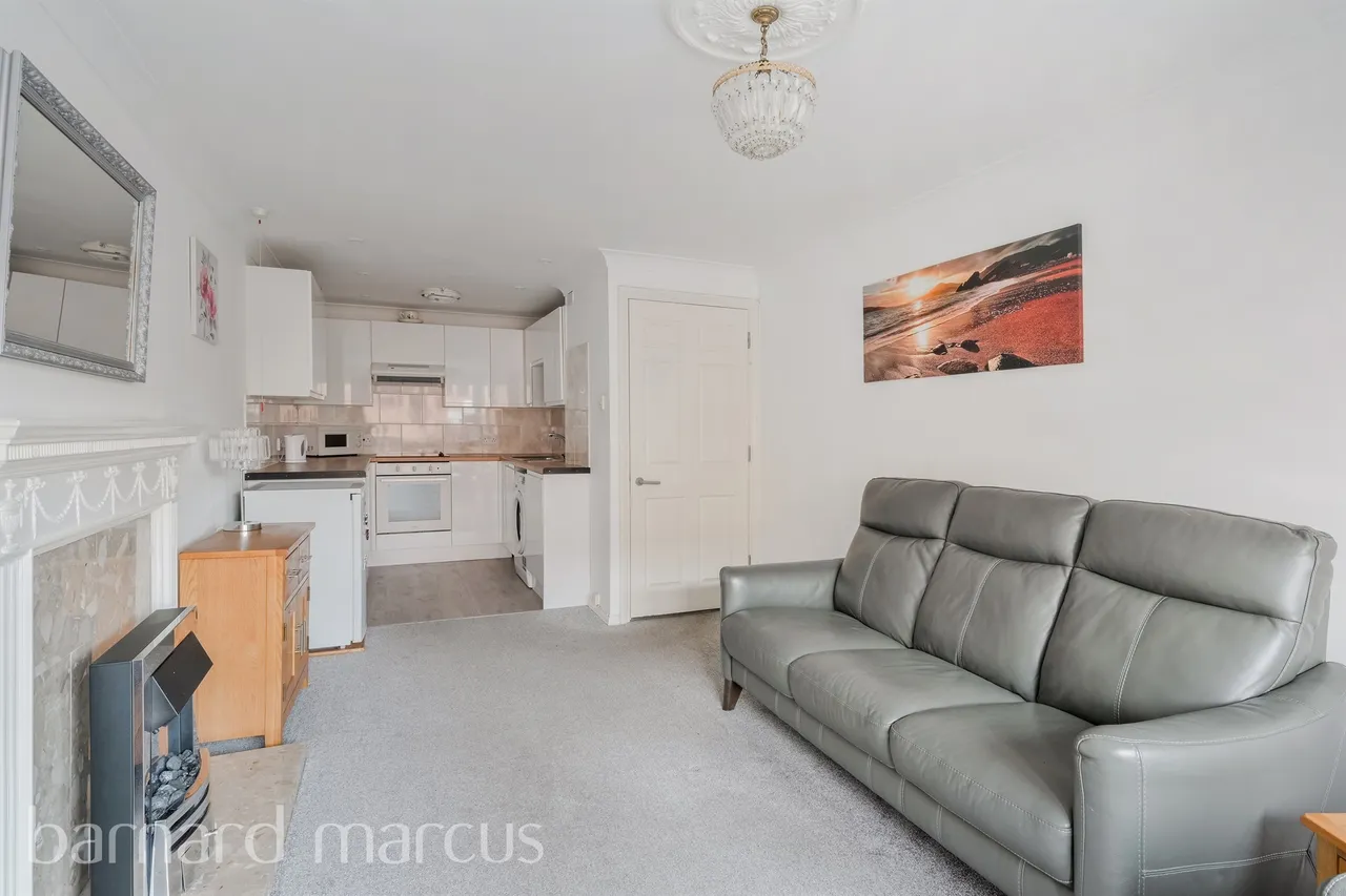 Ashley Avenue, Epsom, KT18, photo 4