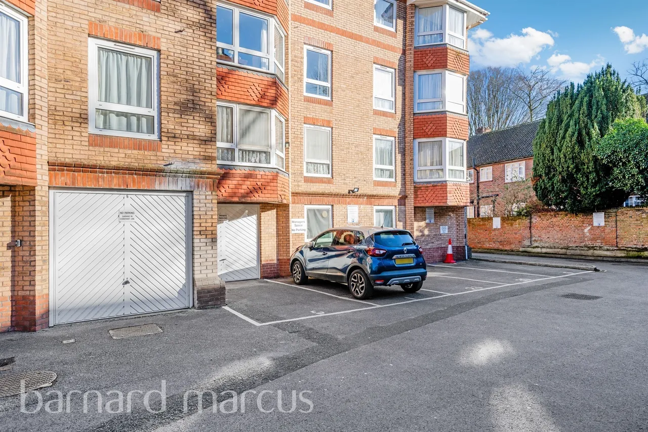 Ashley Avenue, Epsom, KT18, photo 8