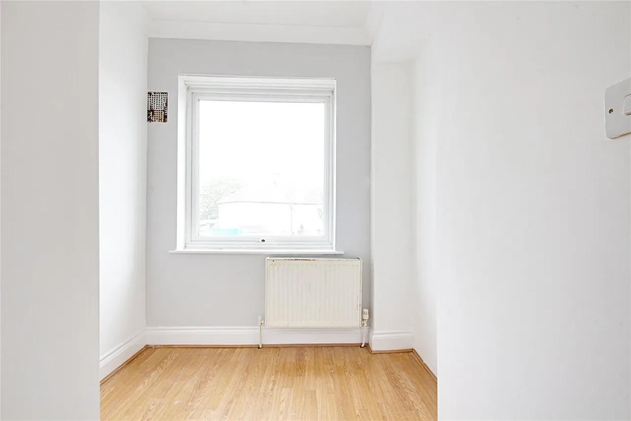 Broadlands Avenue, photo 13