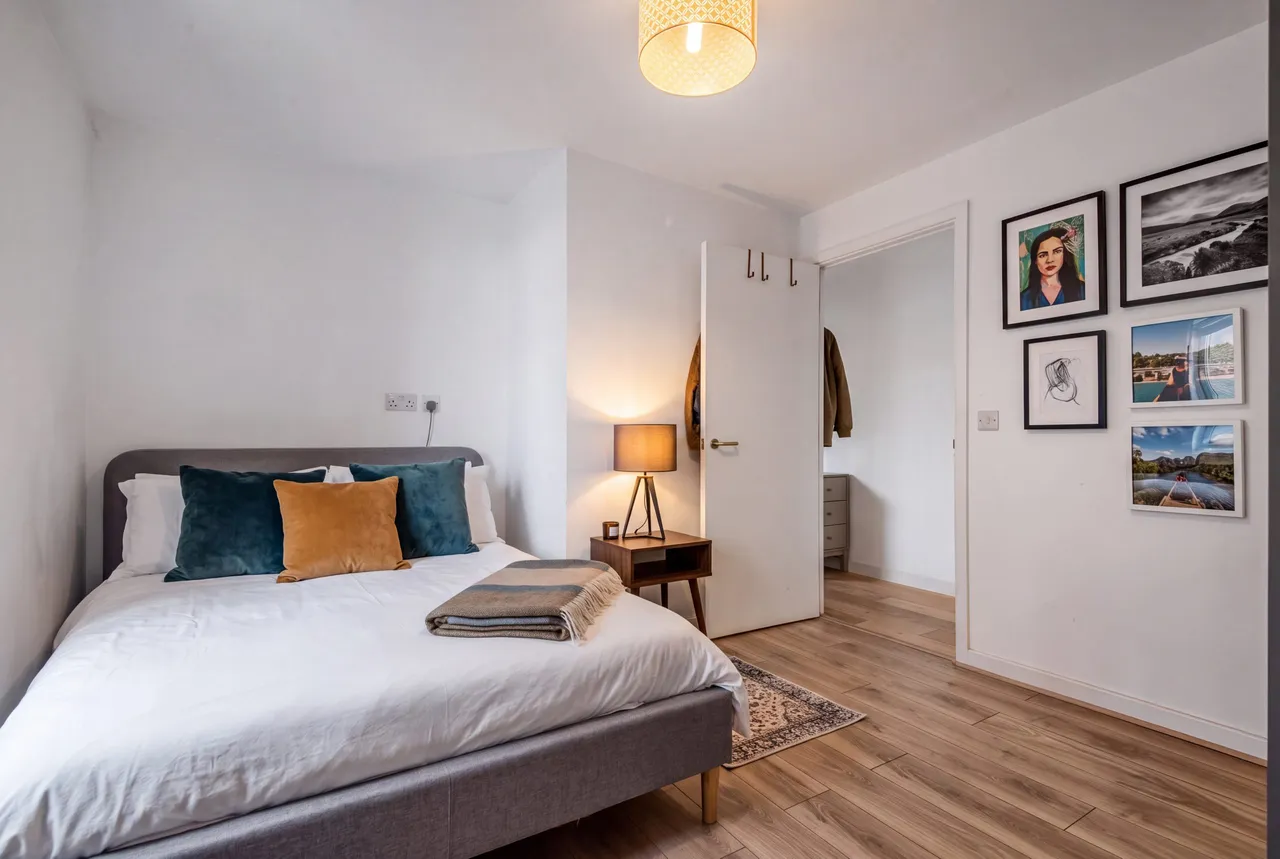 Bromley Road, London, SE6, photo 12