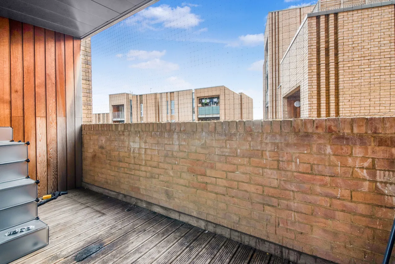 Bromley Road, London, SE6, photo 3