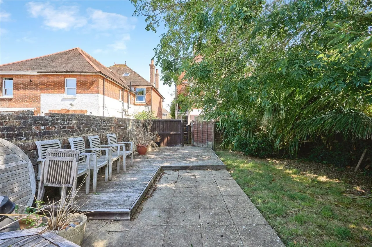 Pellhurst Road, Ryde, PO33, photo 13