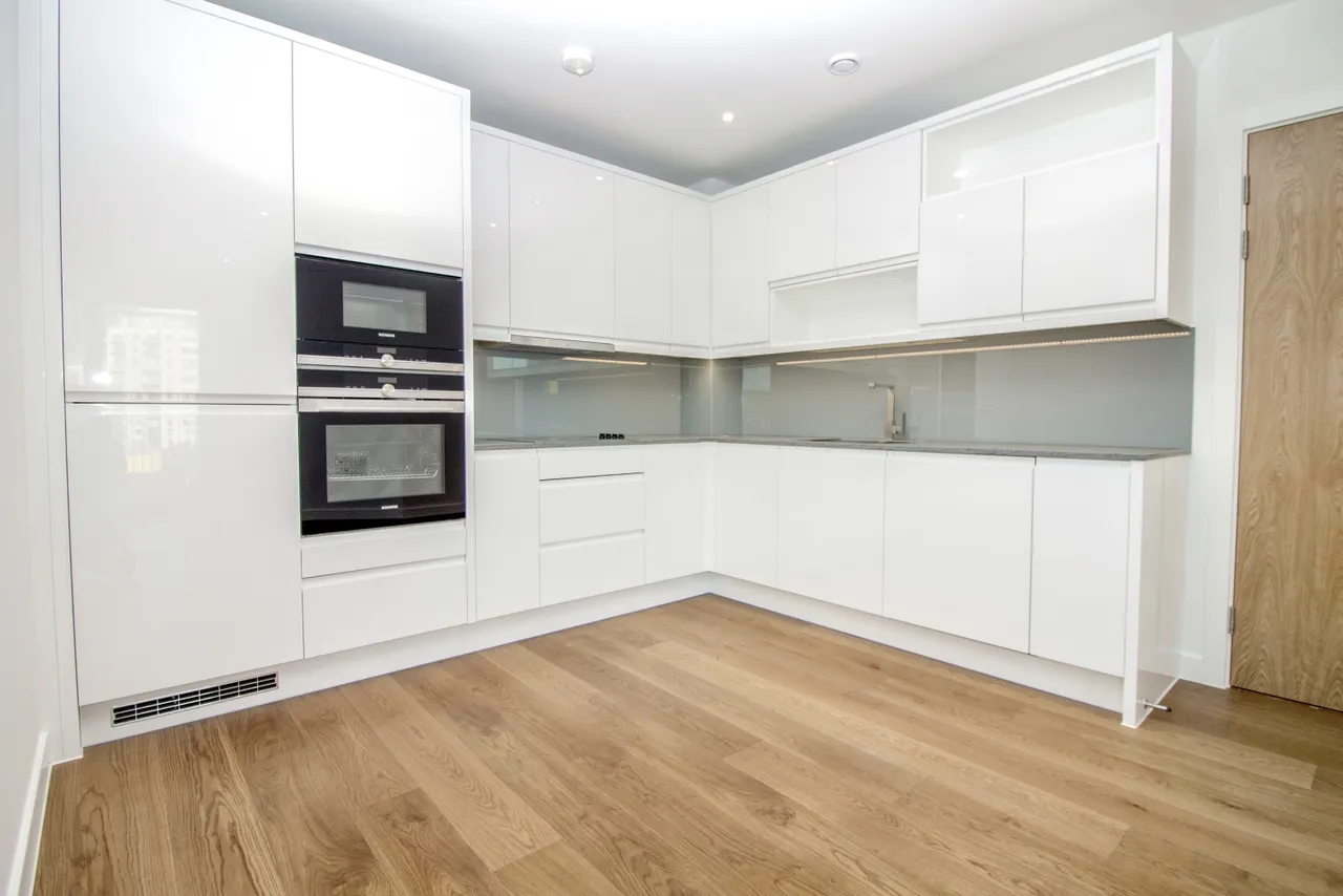 Reverence House, 8 Lismore Boulevard, Colindale, London, NW9, photo 3