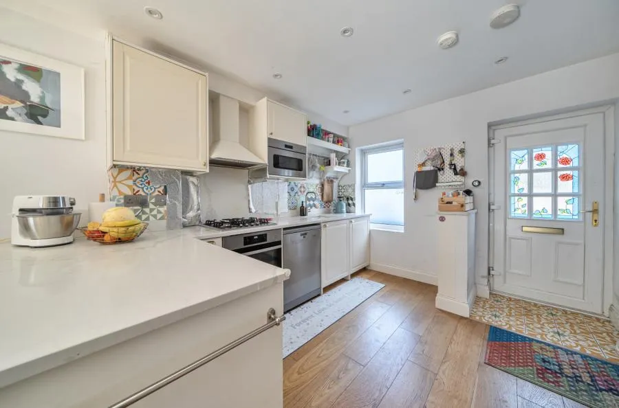 Ravenscourt Gardens, London, W6, photo 18