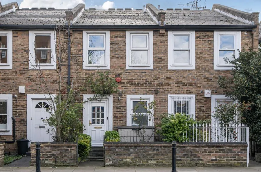2 bed house for sale, Ravenscourt Gardens, London, W6
