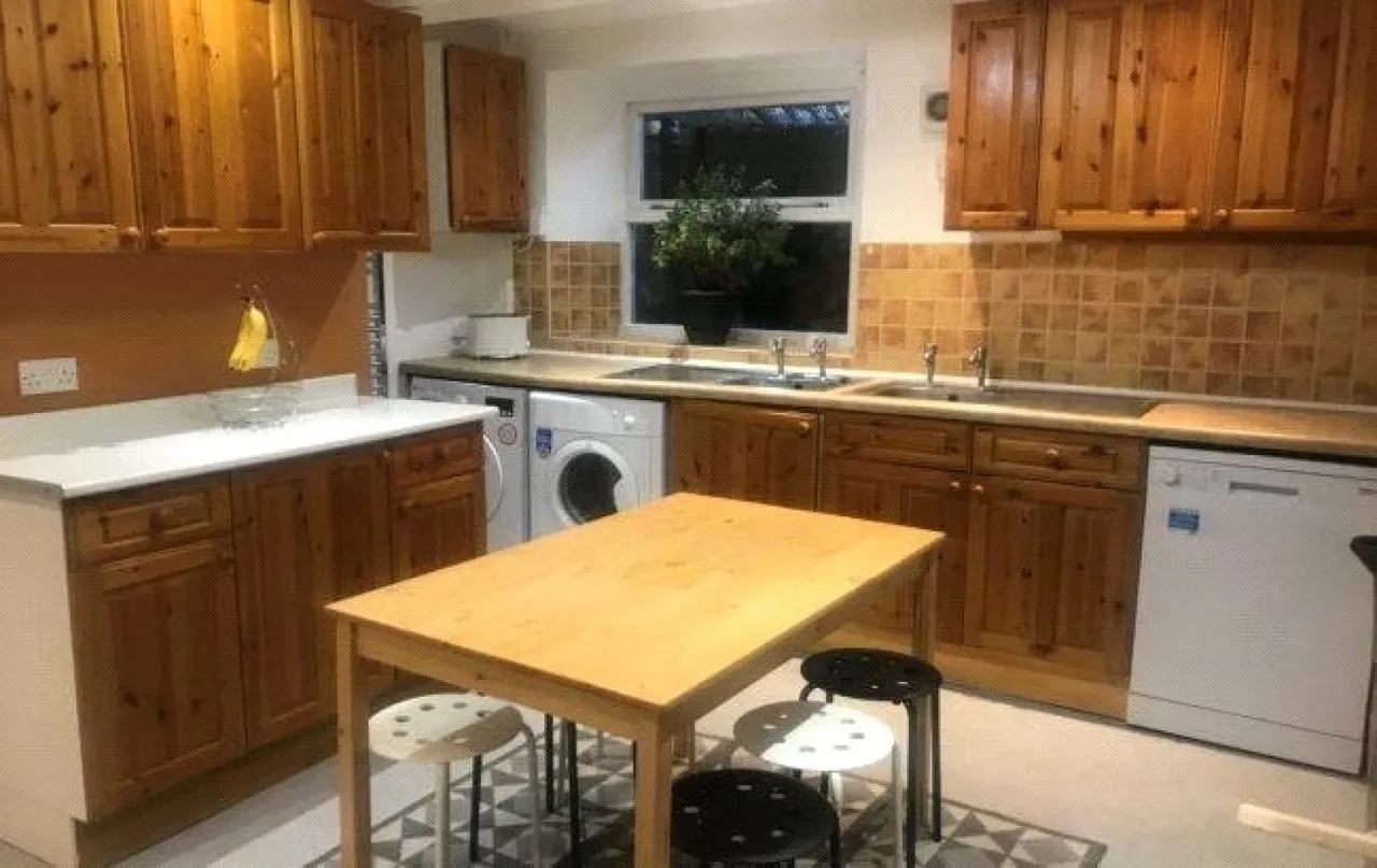 Fitzwilliam Street, Huddersfield, HD1, photo 3