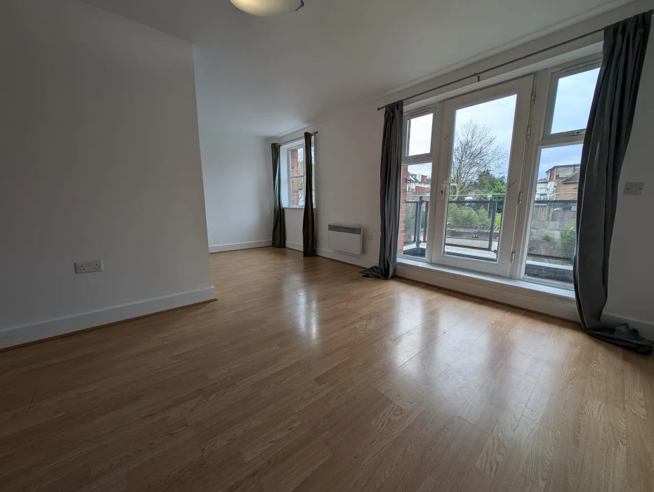 Greyhound Hill, Hendon, NW4, photo 2