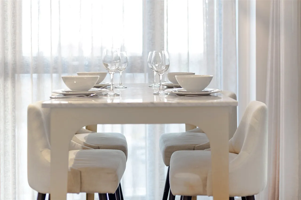 Thornes House, 4 Charles Clowes Walk, London, SW11, photo 5