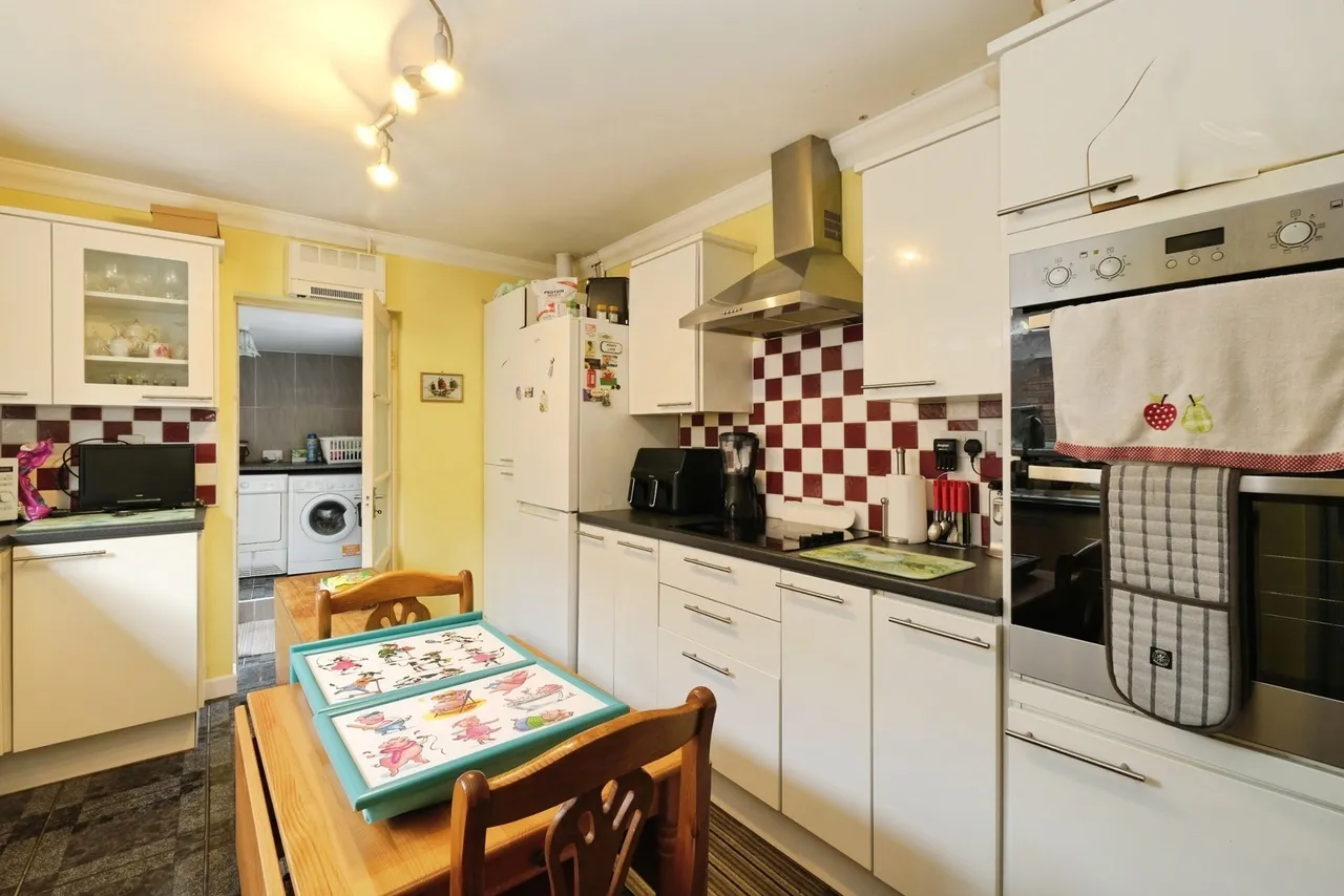 Cefn Court, Rogerstone, Newport, NP10, photo 6