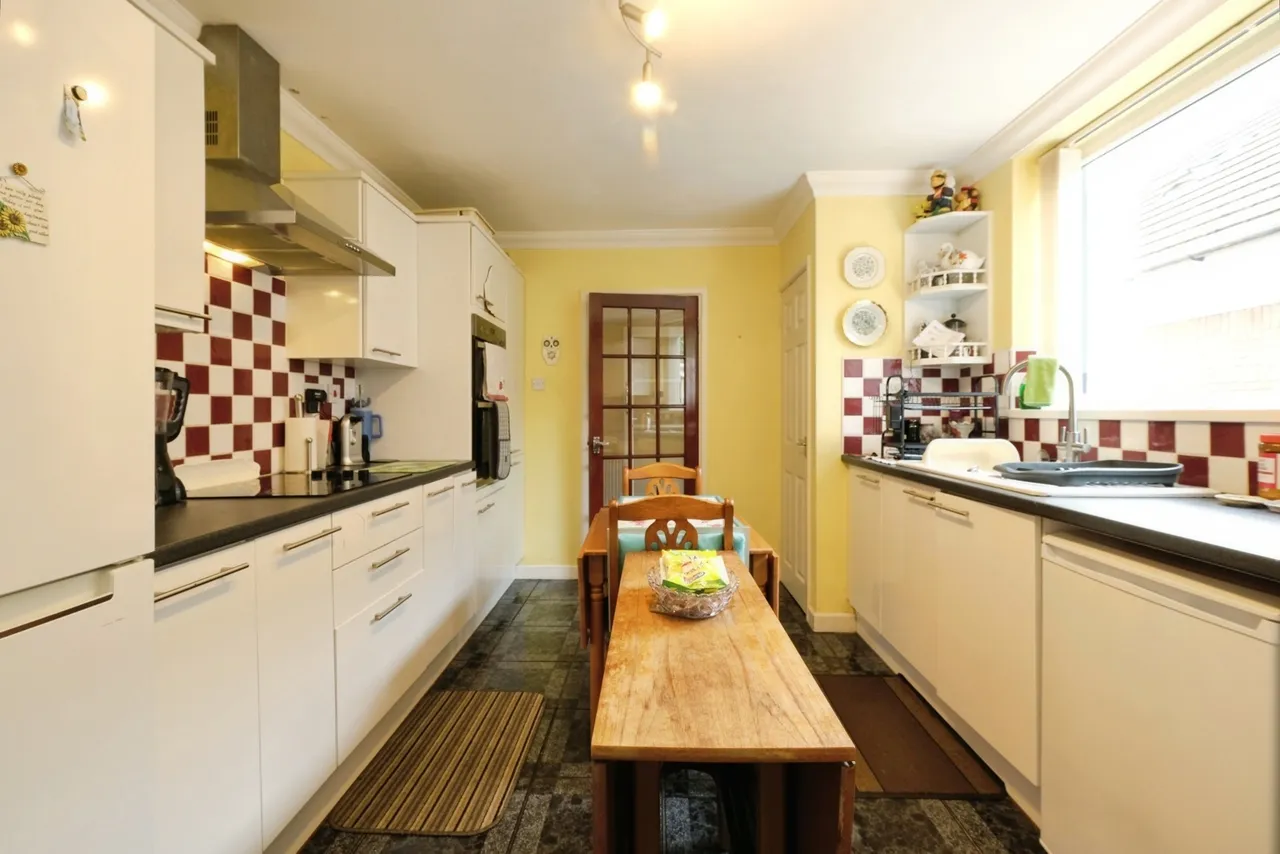 Cefn Court, Rogerstone, Newport, NP10, photo 7